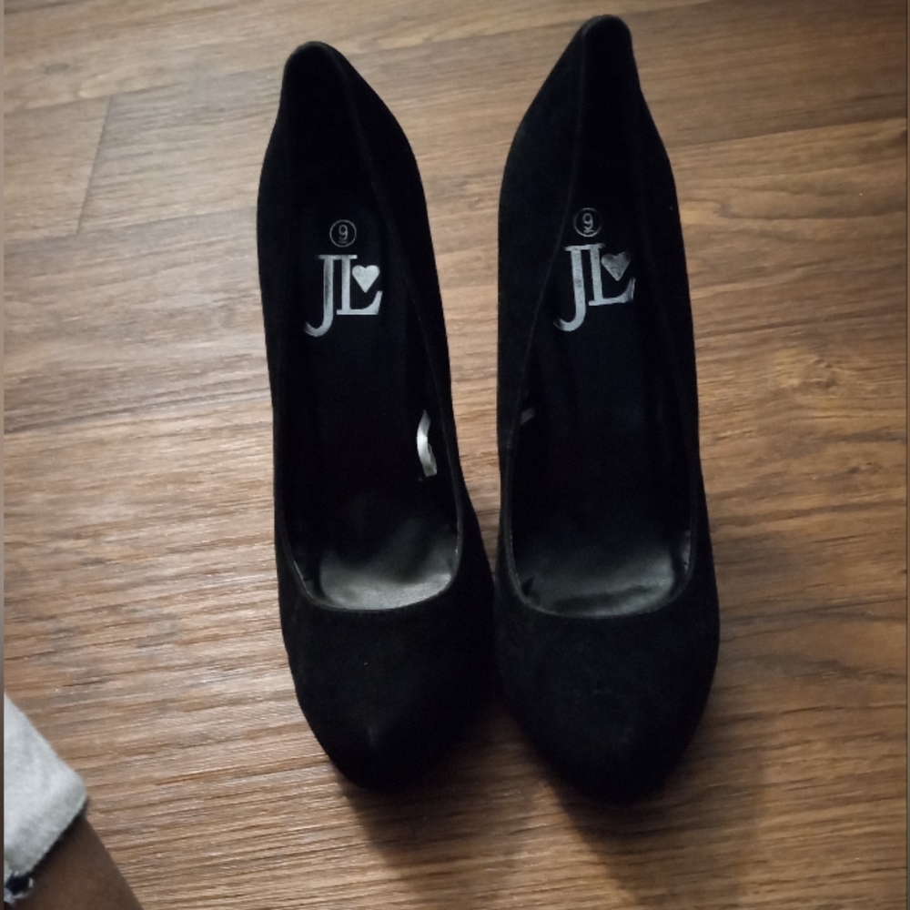 Size 9 Black suede heels